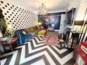 Family Room- click for photo gallery
